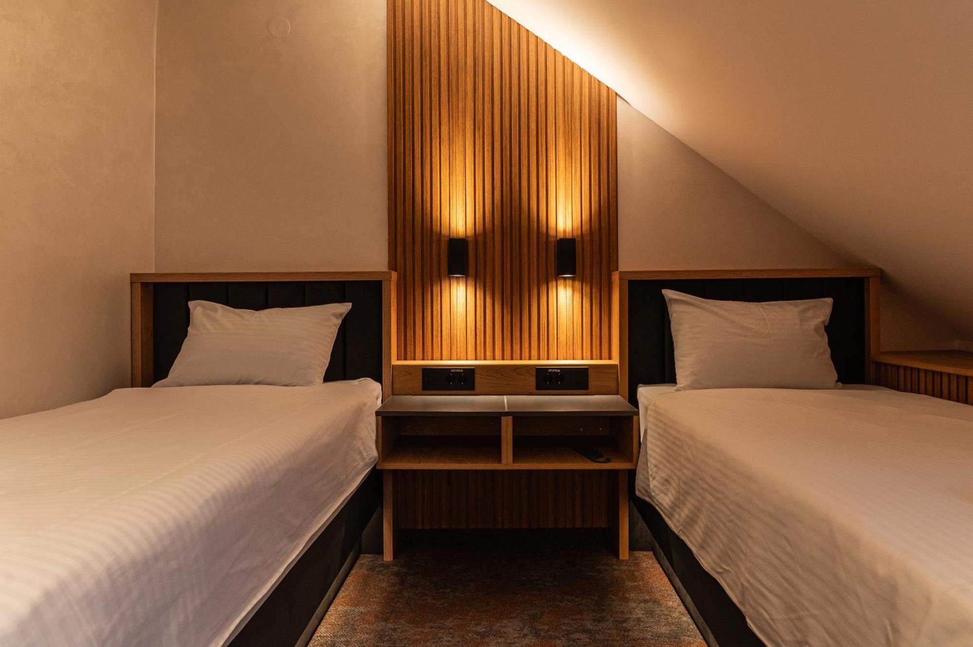 Hotel Astral Šabac エクステリア 写真