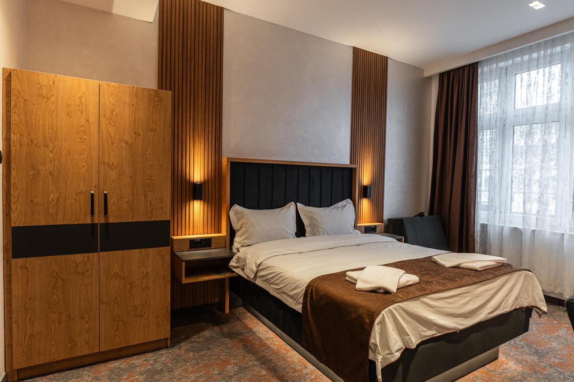 Hotel Astral Šabac エクステリア 写真